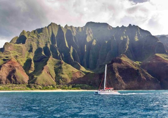 4 Best 2019 Napali Coast Boat Tours