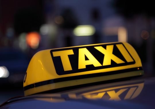 Top Reasons to Opt for Online Taxi Booking Services