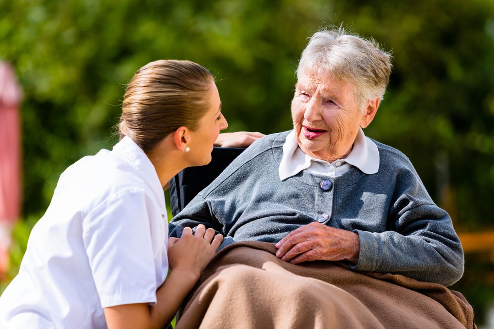 How To Select The Right Live In Carer For You?