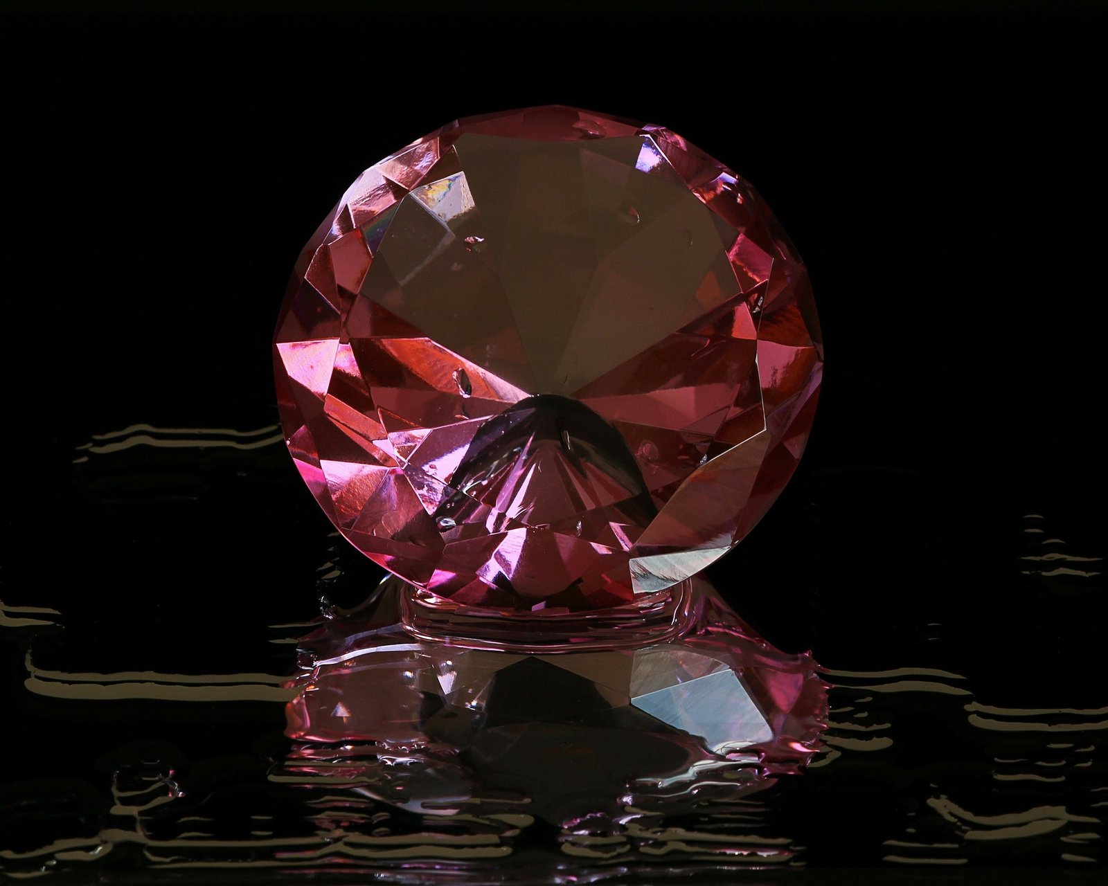 Major Driving Factors Attracting Investors Towards Pink Diamonds